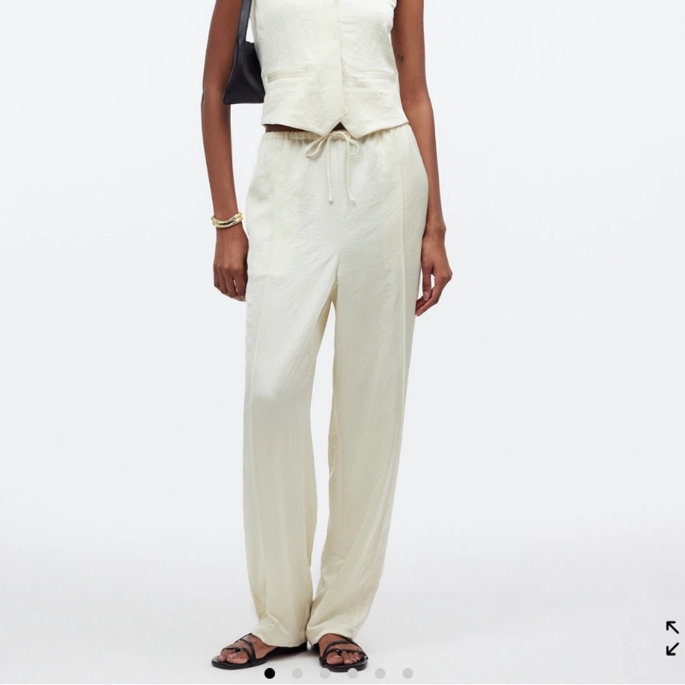Madewell pintucked slim pull on pant in satin size large. Pearl white
